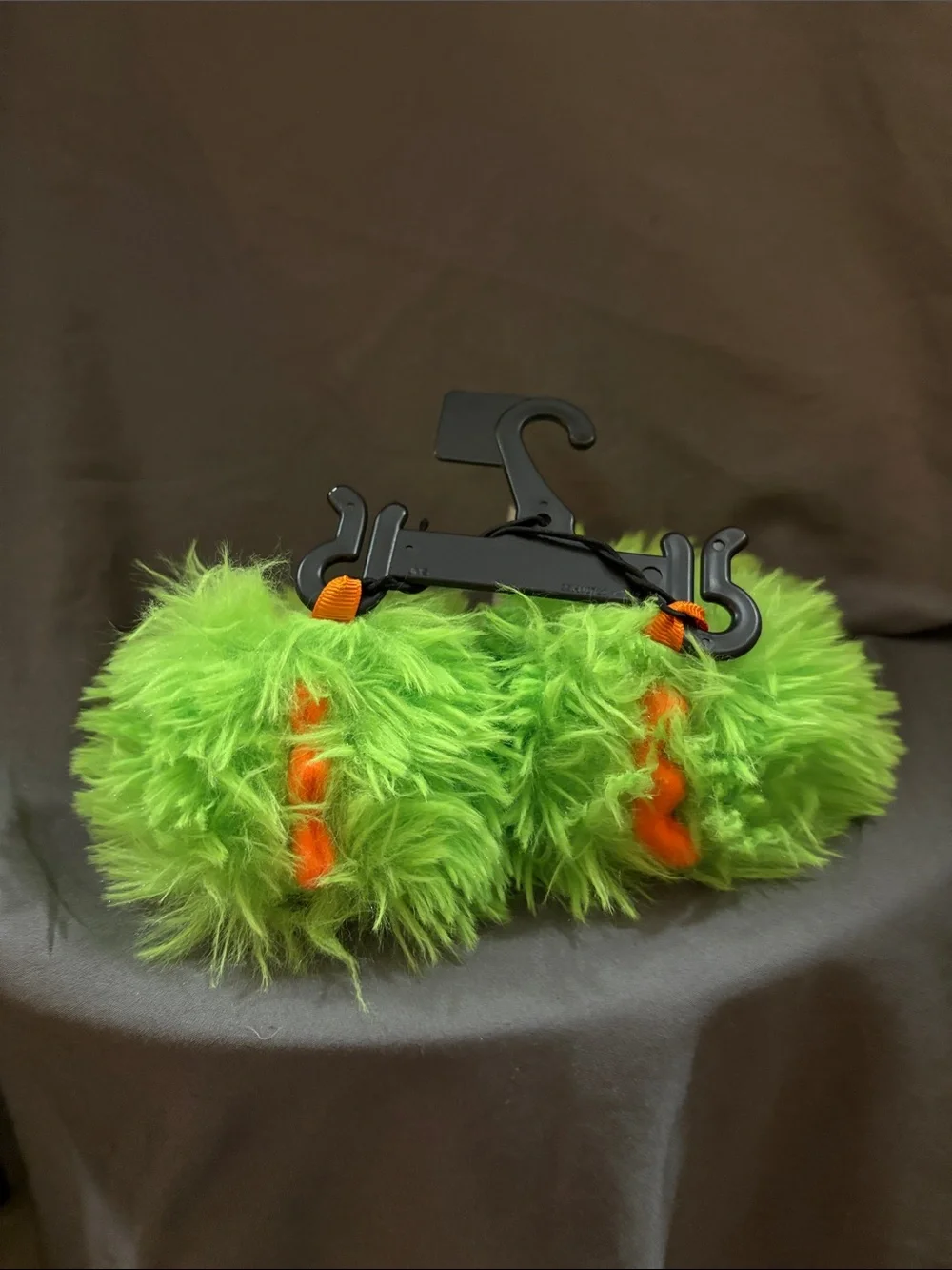 wonder nation Green Fuzzy Monster Slippers with Orange Claws - Size 3 NWT SDR